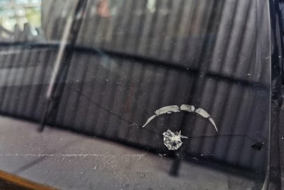 Elutasította a biztosító a kavicsfelverődéses kárt, végül mégis fizetni kényszerült